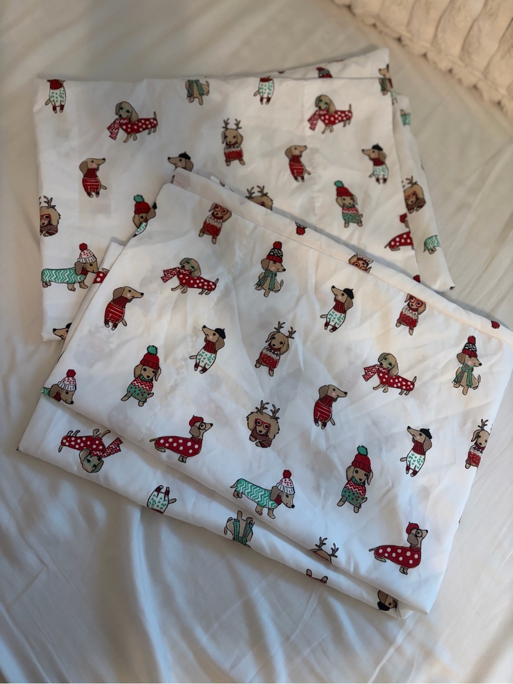 Cynthia Rowley Christmas Dachshund Dog Pillowcases Standard Set of 2 Holiday
